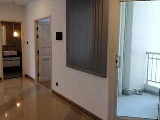Продажа 2 спальни кондо в Хуаи Кхщанг, Бангкок