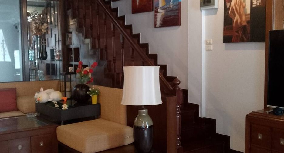 Reihenhaus zum Kauf mit 3 Zimmer in Pratumnak, Pattaya