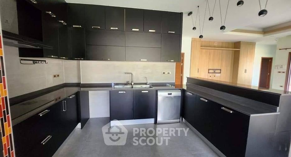 For sale 3 bedrooms house in Huay Yai, Pattaya