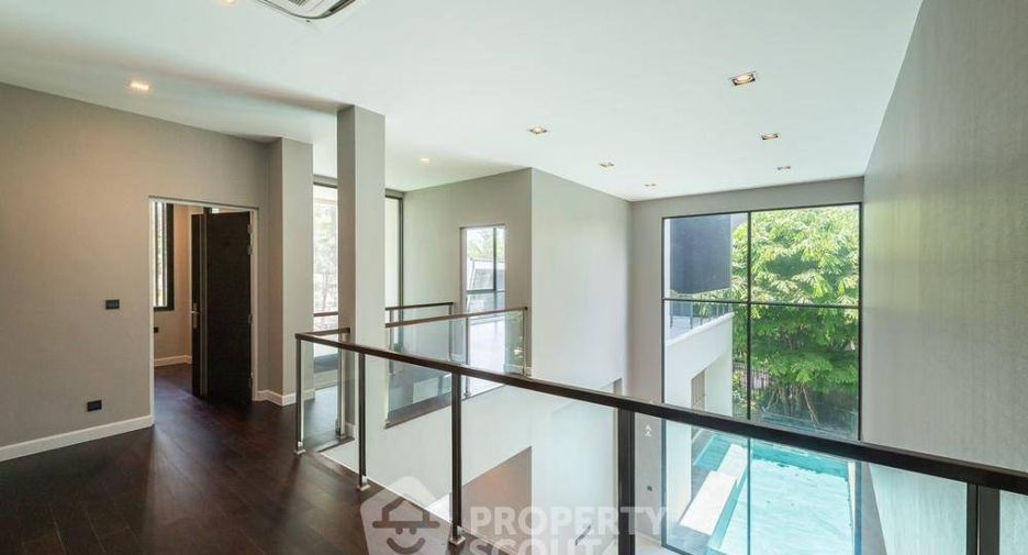 For sale 5 bedrooms house in Lak Si, Bangkok