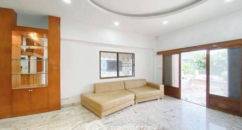 For sale 2 bedrooms house in East Pattaya, Pattaya