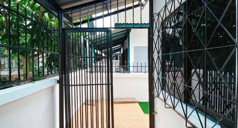 For sale 2 bedrooms house in East Pattaya, Pattaya