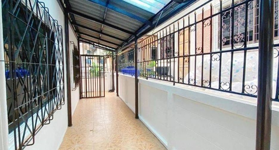 For sale 2 bedrooms house in East Pattaya, Pattaya