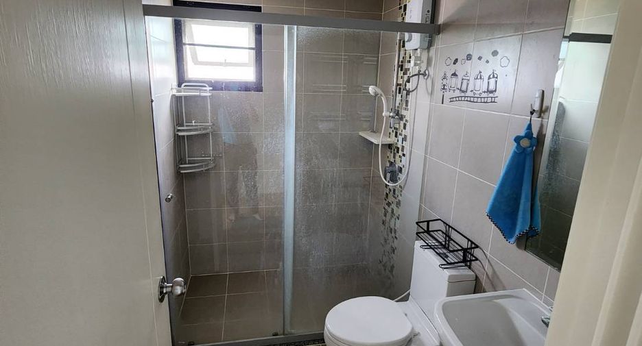For rent 2 bedrooms condo in Bangkok Noi, Bangkok