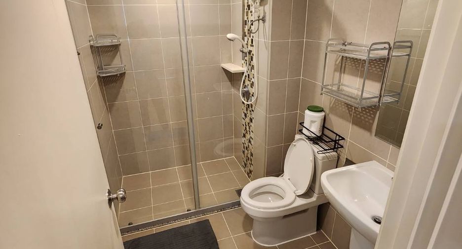 For rent 2 bedrooms condo in Bangkok Noi, Bangkok