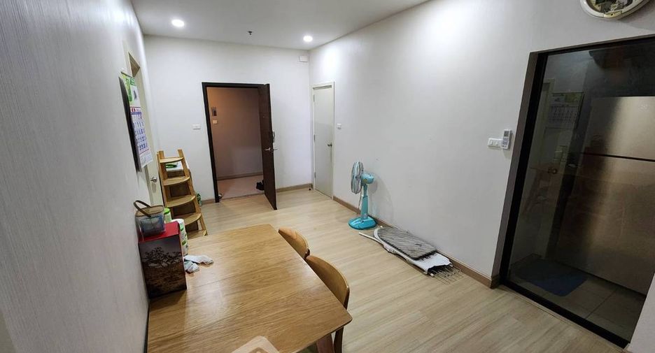 For rent 2 bedrooms condo in Bangkok Noi, Bangkok