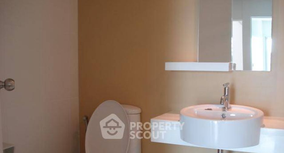 For sale 1 bed condo in Phra Khanong, Bangkok