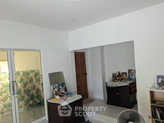 À vendre 4 chambres maison à Huay Yai, Pattaya