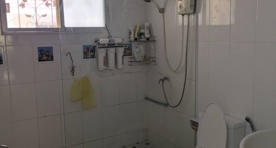 Продажа 4 спальни дом в Саттахип, Чонбури