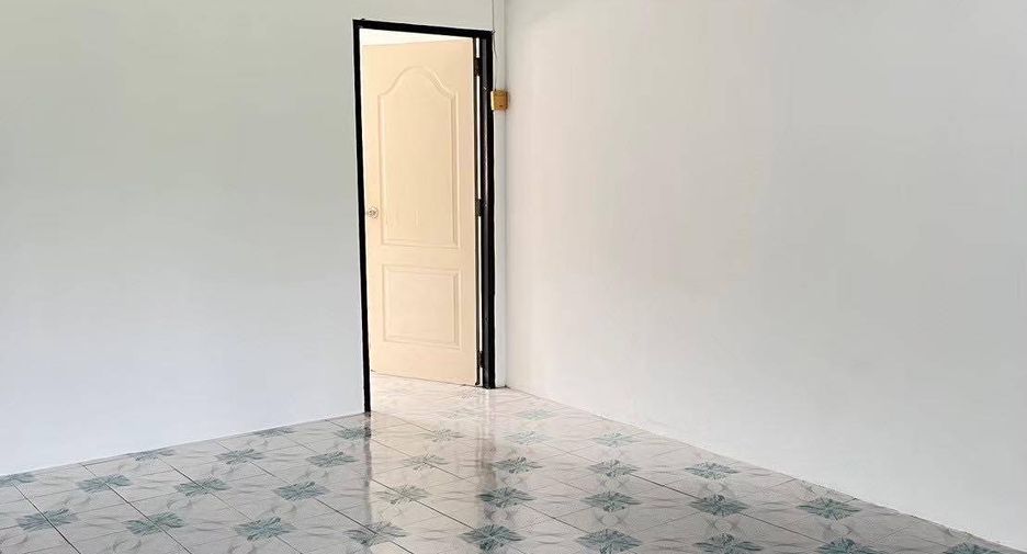 Casa adosada en venta de 3 habitaciones en Sattahip, Chonburi