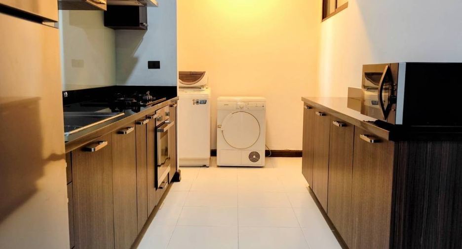 For rent 2 bedrooms apartment in Watthana, Bangkok