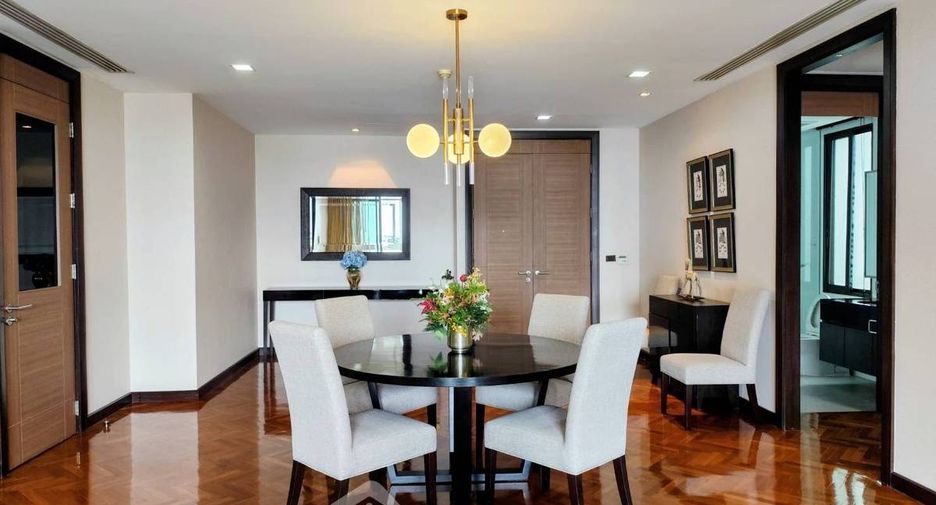 For rent 2 bedrooms apartment in Watthana, Bangkok