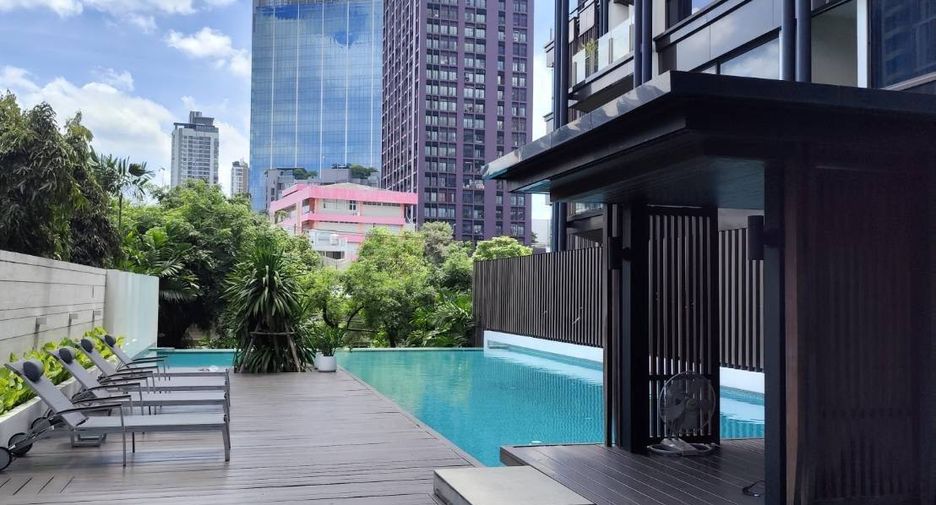 For rent 2 bedrooms apartment in Watthana, Bangkok