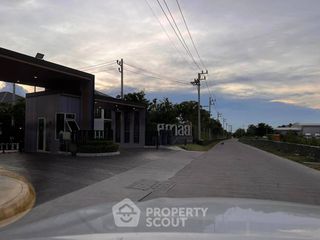 Casa en venta de 4 habitaciones en Si Racha, Chonburi