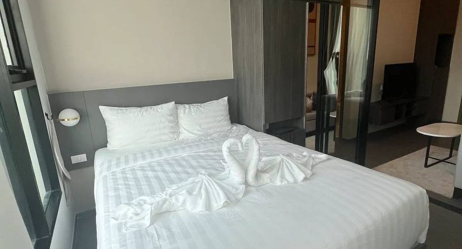 For sale 1 bed condo in Si Racha, Chonburi