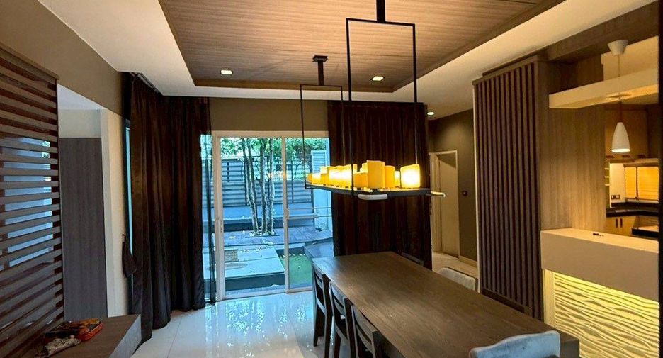 For rent 3 bedrooms house in Saphan Sung, Bangkok
