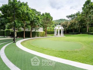 出售 1 卧室 公寓 在 Si Racha, Chon Buri