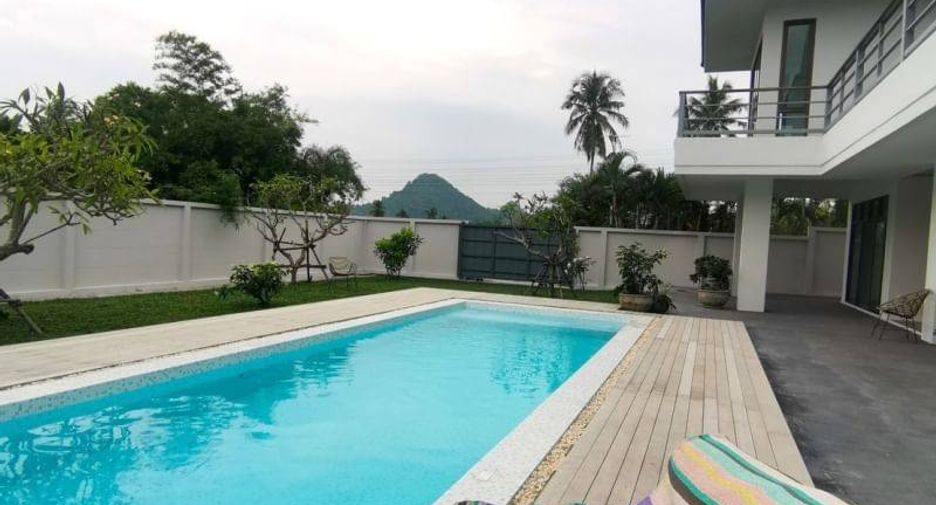 For sale 3 bedrooms villa in Bang Saray, Pattaya