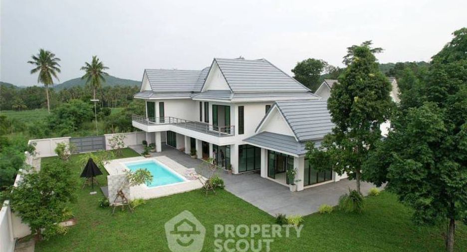 For sale 3 bedrooms villa in Bang Saray, Pattaya