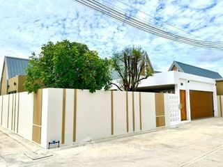 For sale 4 bedrooms villa in Bang Lamung, Chonburi