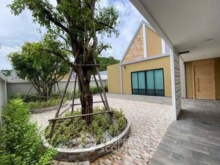 For sale 4 bedrooms villa in Bang Lamung, Chonburi