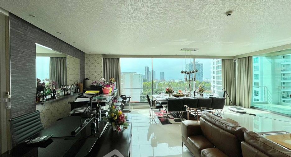 For sale 3 bedrooms apartment in Pratumnak, Pattaya