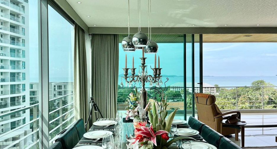 For sale 3 bedrooms apartment in Pratumnak, Pattaya