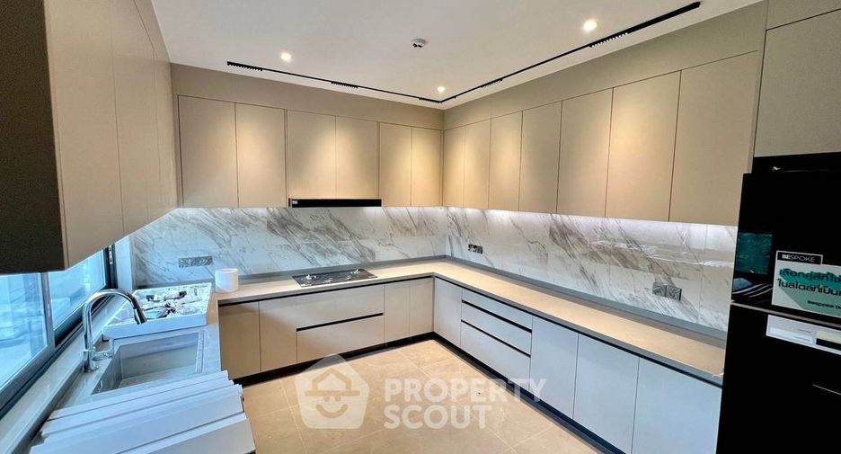 For sale 4 bedrooms villa in Huay Yai, Pattaya