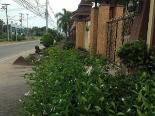 For sale 3 bedrooms house in Si Racha, Chonburi