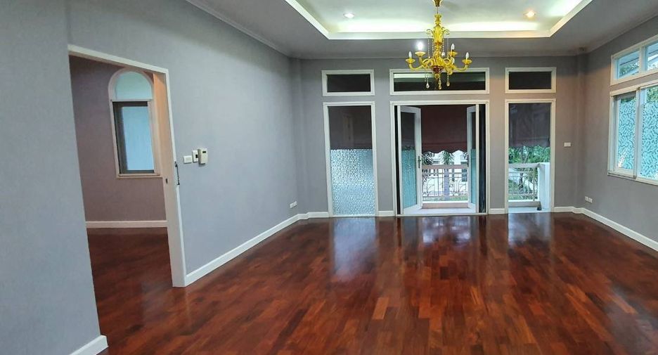 Haus zum Kauf mit 4 Zimmer in Bueng Kum, Bangkok