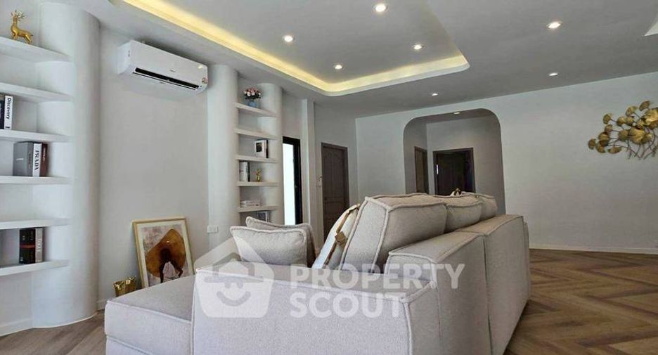 Villa en venta de 3 habitaciones en Si Racha, Chonburi