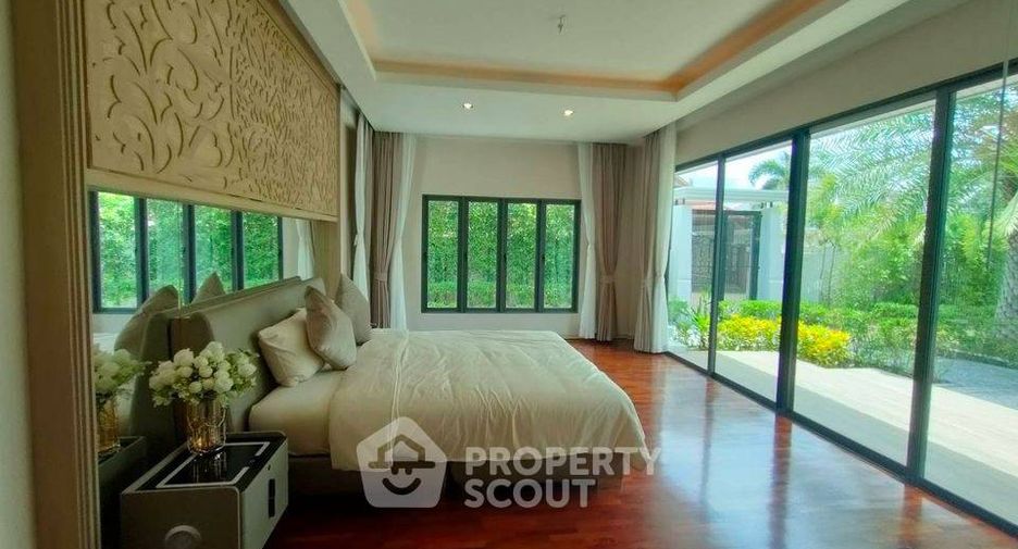 Villa en venta de 3 habitaciones en Si Racha, Chonburi
