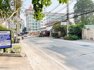 For sale 5 bedrooms townhouse in Bang Lamung, Chonburi