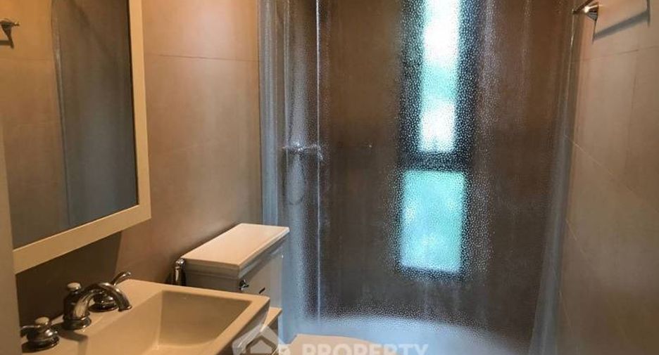 For sale 1 bed condo in Khlong Toei, Bangkok