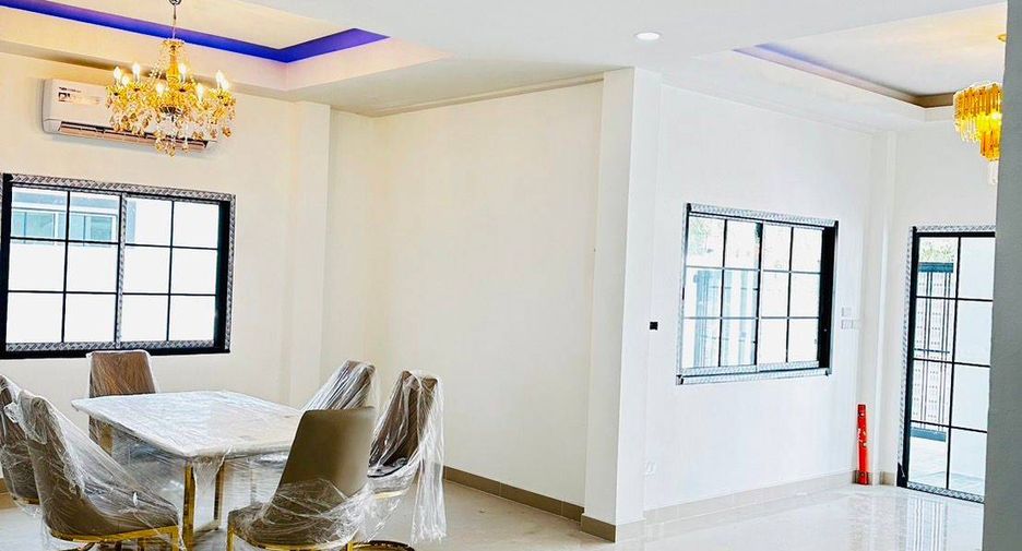 À vendre 4 chambres villa à East Pattaya, Pattaya
