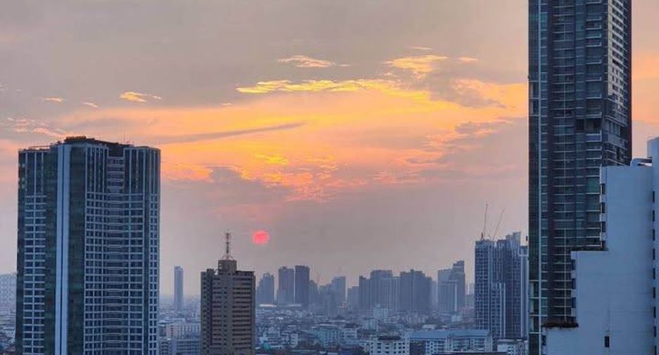 Condo en alquiler de 2 habitaciones en Bang Rak, Bangkok