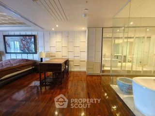 For rent 2 bedrooms condo in Bang Rak, Bangkok