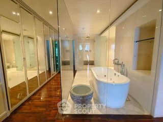 For rent 2 bedrooms condo in Bang Rak, Bangkok