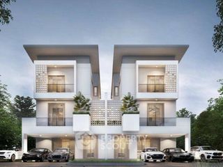 For sale 5 bedrooms house in Saphan Sung, Bangkok