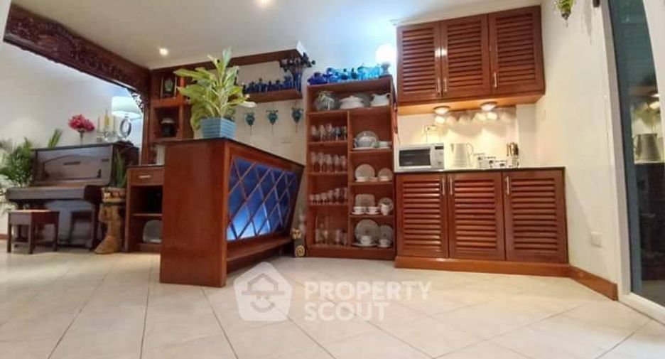 For sale 3 bedrooms townhouse in South Pattaya, Pattaya