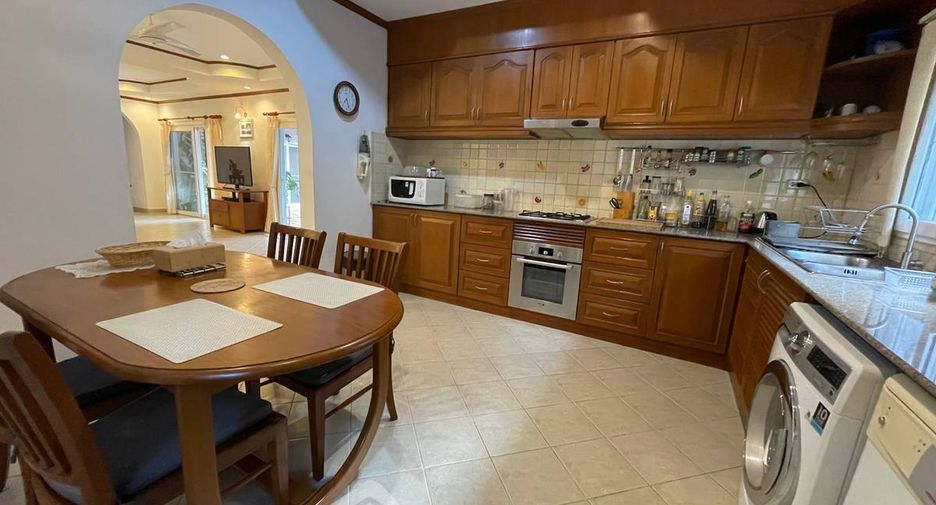 Villa zum Kauf mit 3 Zimmer in Bang Lamung, Chonburi