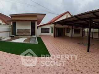 Casa en alquiler de 5 habitaciones en Bang Lamung, Chonburi