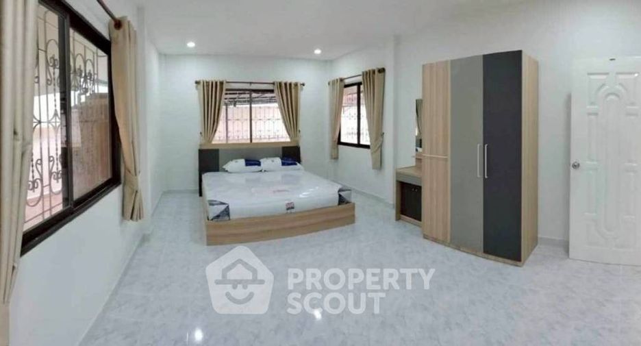 For rent 5 bedrooms house in East Pattaya, Pattaya