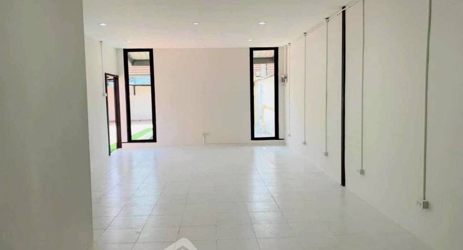 For rent 5 bedrooms house in East Pattaya, Pattaya