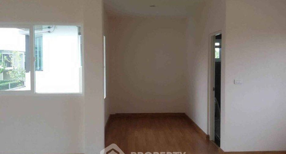 For sale 4 bedrooms house in Sai Mai, Bangkok