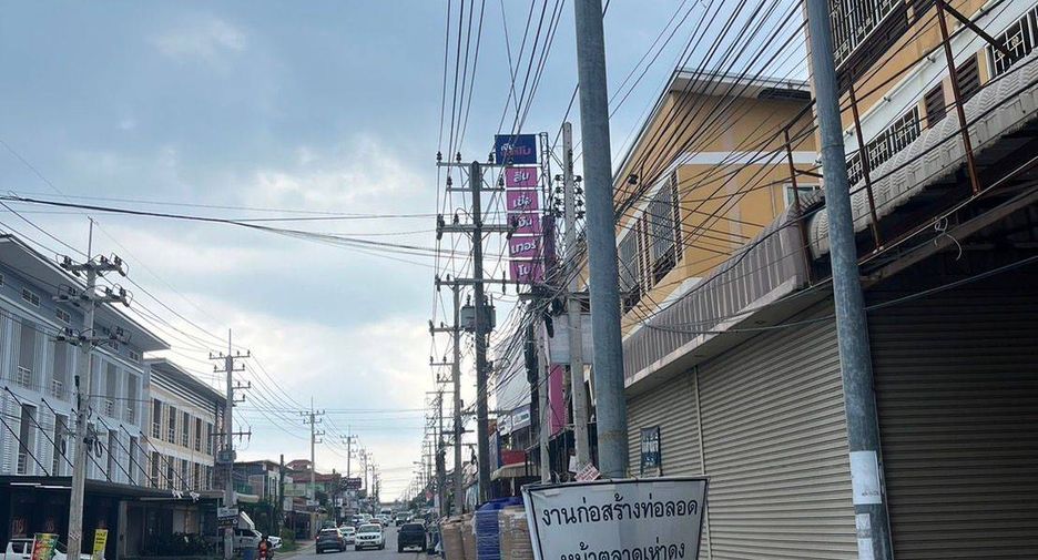 Casa adosada en venta de 4 habitaciones en Sattahip, Chonburi
