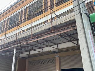 À vendre 4 chambres maison de ville à Sattahip, Chonburi