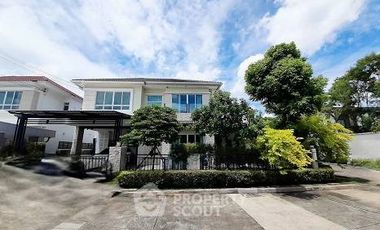 For sale 3 bedrooms house in Saphan Sung, Bangkok