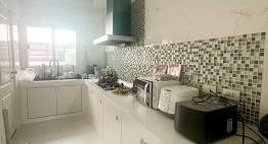 For sale 3 bedrooms house in Saphan Sung, Bangkok