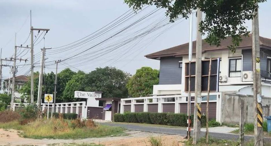 Casa en alquiler de 3 habitaciones en Si Racha, Chonburi